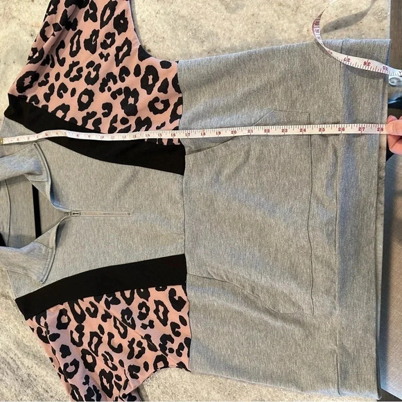 Leopard Gray & Black Quarter Zip Pullover with Pockets Relaxed Fit Size Large - Picture 8 of 11
